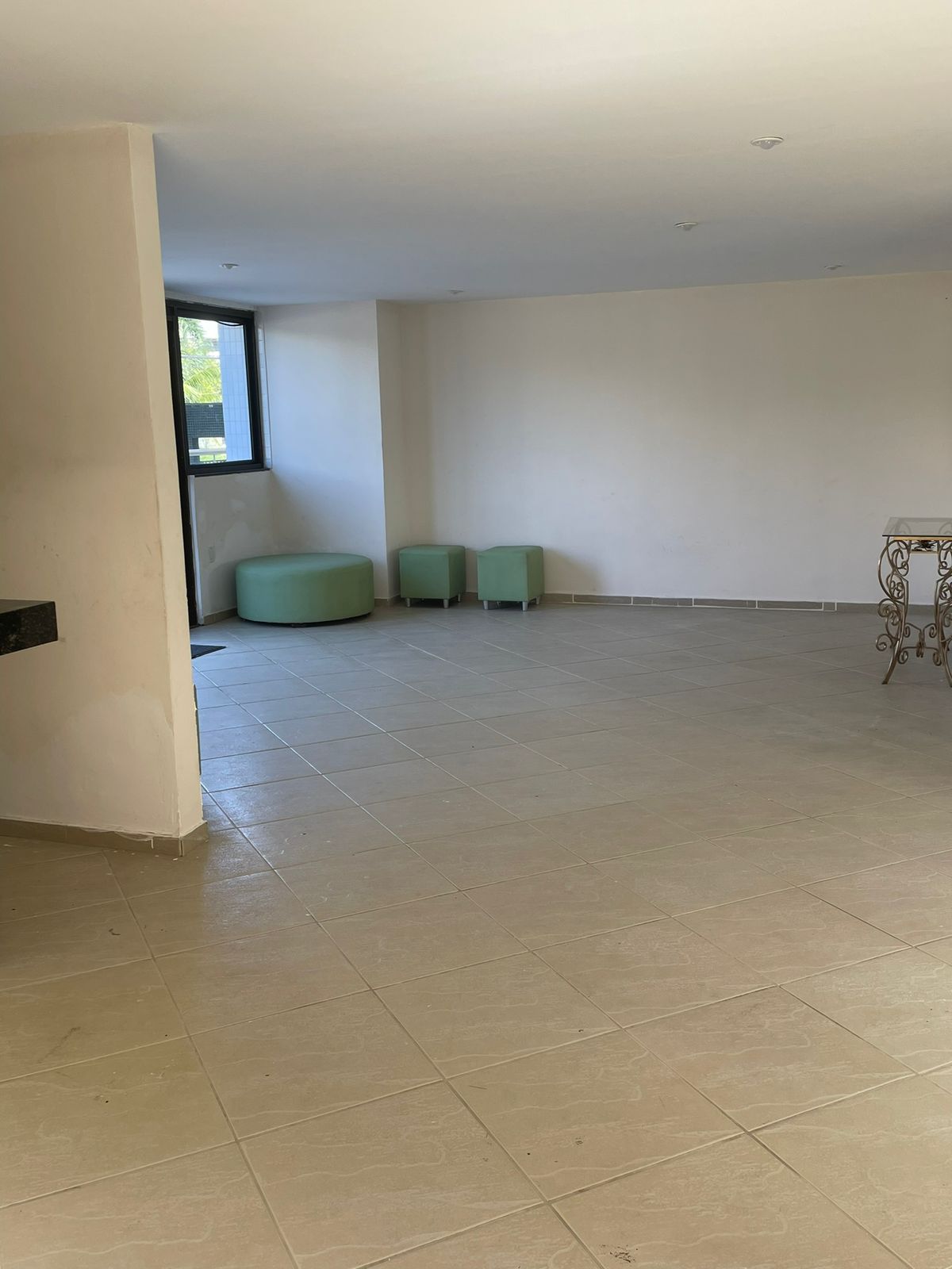 Imagem Apartamento com 2 Quartos para Alugar, 74 m²em Pitangueiras - Lauro de Freitas