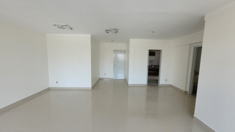 Imagem Apartamento com 3 Quartos à Venda,  em Setor Oeste - Goiânia