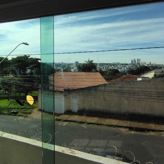 Imagem Sobrado com 3 Quartos à Venda, 260 m²em Tubalina - Uberlândia