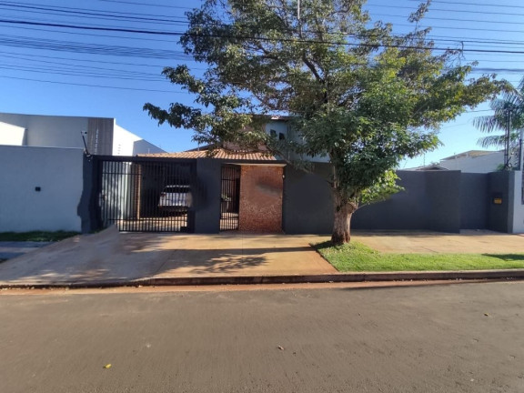 Sobrado com 4 Quartos à Venda, 254 m²em Parque Residencial Rita Vieira - Campo Grande