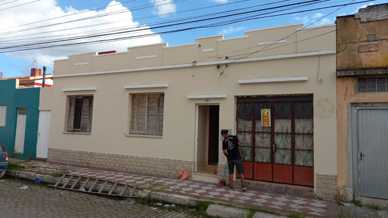Imagem Casa com 2 Quartos à Venda ou Locação, 98 m² em Centro - Pelotas