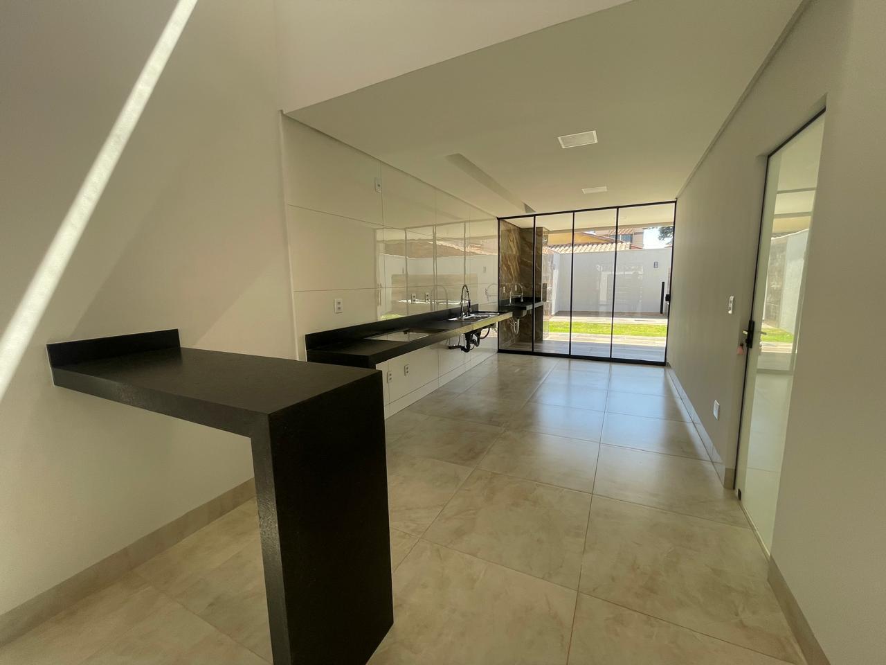 Imagem Casa com 3 Quartos à Venda, 148 m²em Jardim América - Goiânia