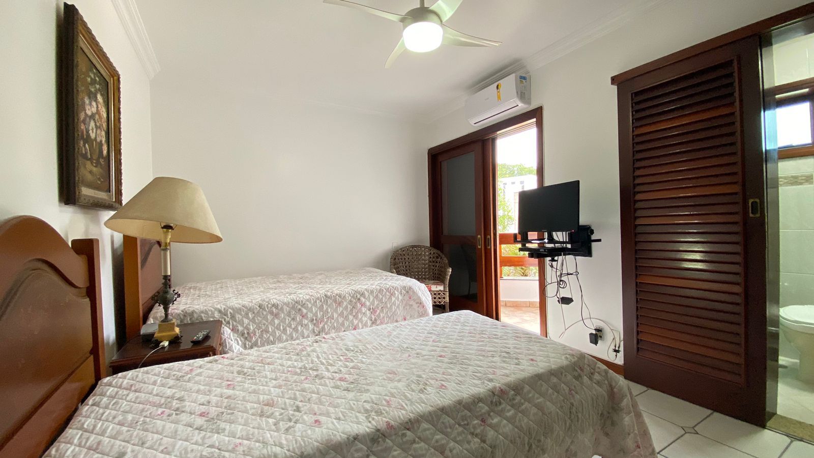 Foto do imóvel: Casa com 8 Quartos à Venda ou Temporada, 896 m² em Riviera - Bertioga