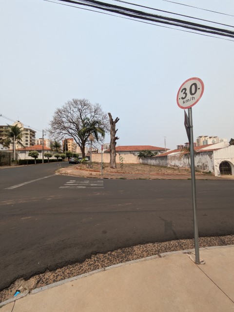 Foto do imóvel: Terreno à Venda, 525 m² em Jardim Redentor - São José do Rio Preto