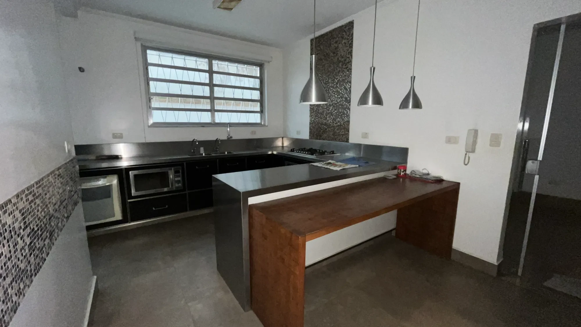 Imagem Sobrado com 4 Quartos à Venda, 295 m² em Aparecida - Santos