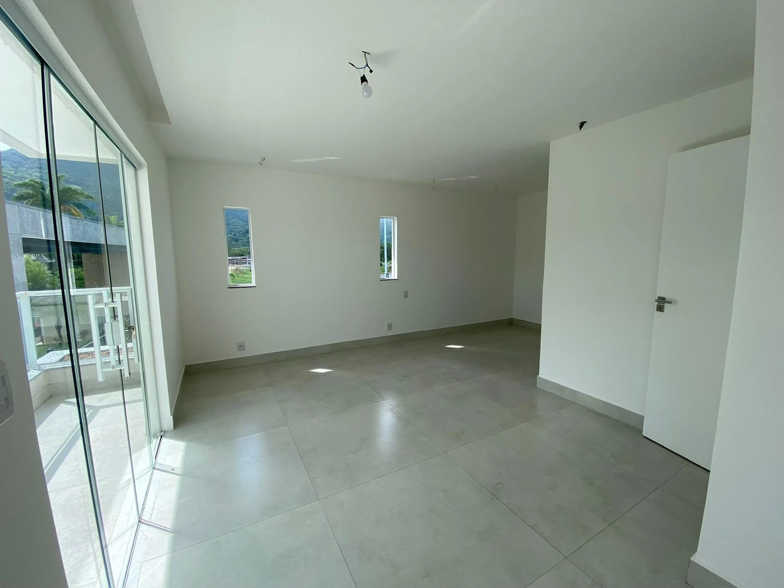 Foto do imóvel: Casa de Condomínio com 4 Quartos à Venda ou Locação, 20 m² em Vargem Pequena - Rio de Janeiro