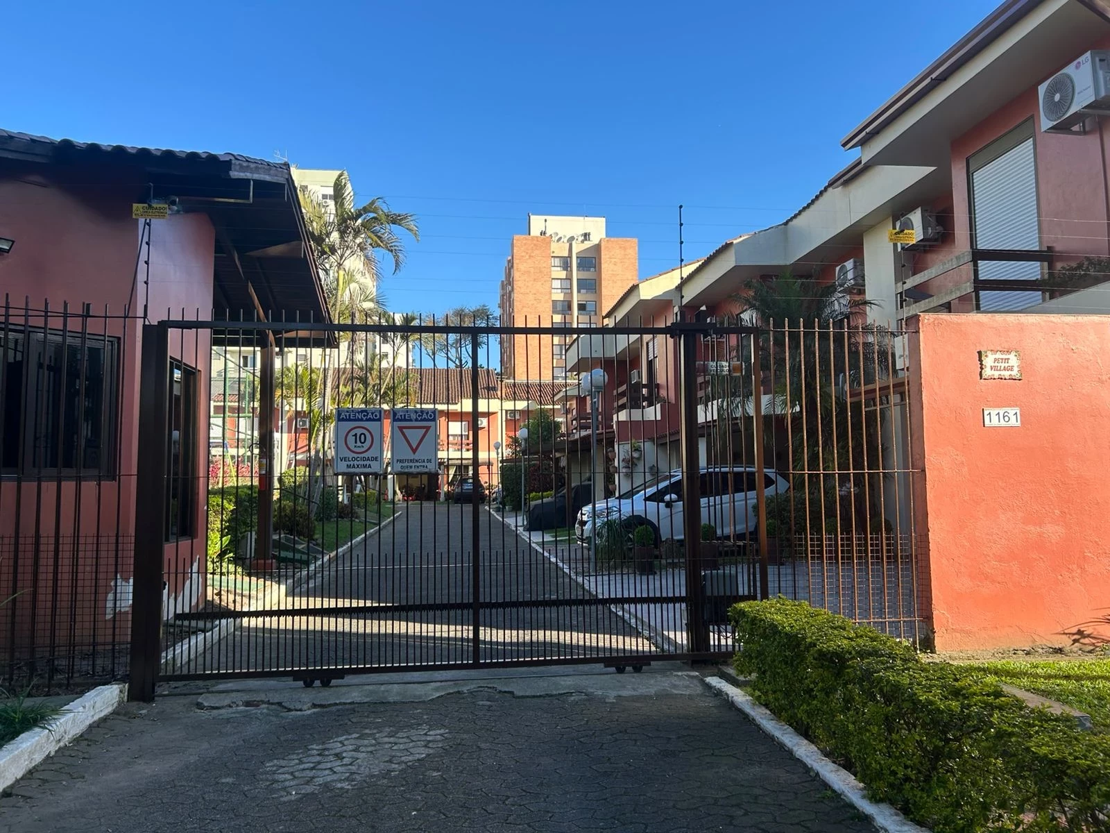 Casa de Condomínio com 3 Quartos à Venda, 260 m² em Tristeza - Porto Alegre