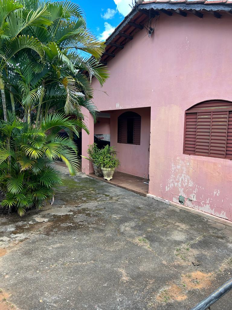 Imagem Casa com 3 Quartos à Venda, 211 m²em Jardim América - Goiânia