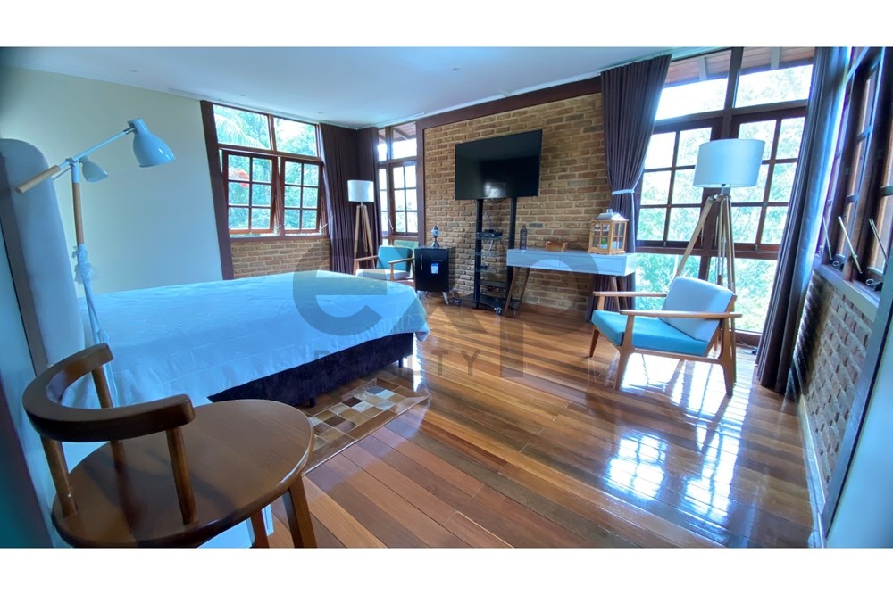 Foto do imóvel: Casa de Condomínio com 5 Quartos à Venda, 317 m² em Itaipava - Petrópolis