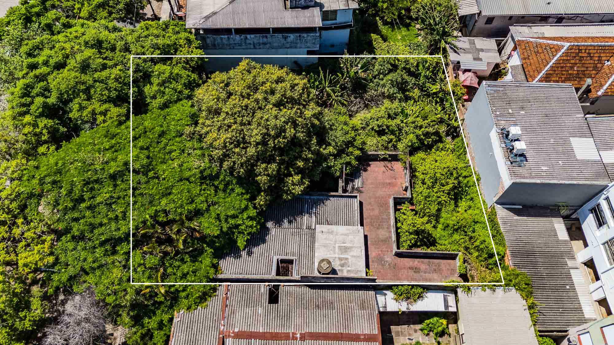 Imagem Terreno à Venda, 705 m² em Vila Ipiranga - Porto Alegre