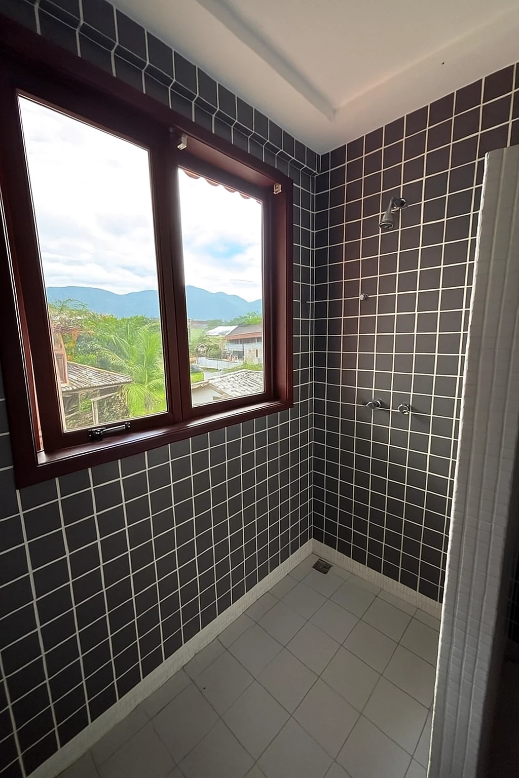 Imagem Casa de Condomínio com 3 Quartos para Alugar, 325 m² em Vargem Grande - Rio de Janeiro