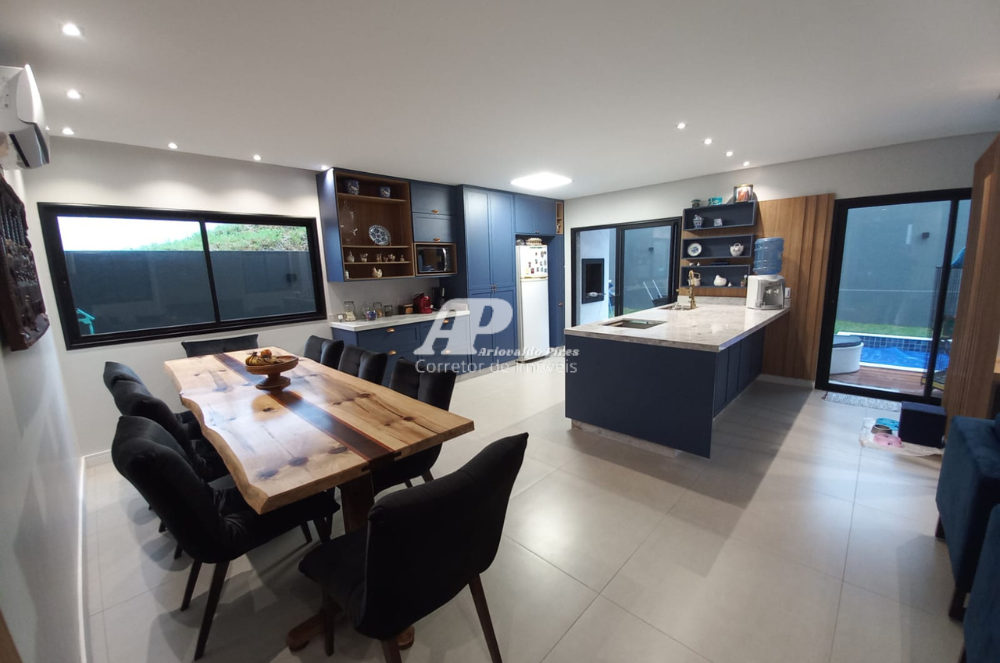 Imagem Casa de Condomínio com 3 Quartos à Venda, 247 m²em Jardim Carvalho - Ponta Grossa