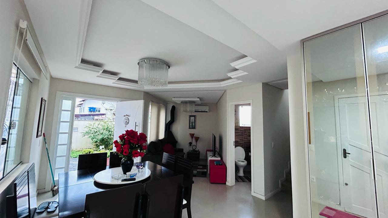 Foto do imóvel: Sobrado com 3 Quartos à Venda, 222 m²em Barra do Aririú - Palhoça