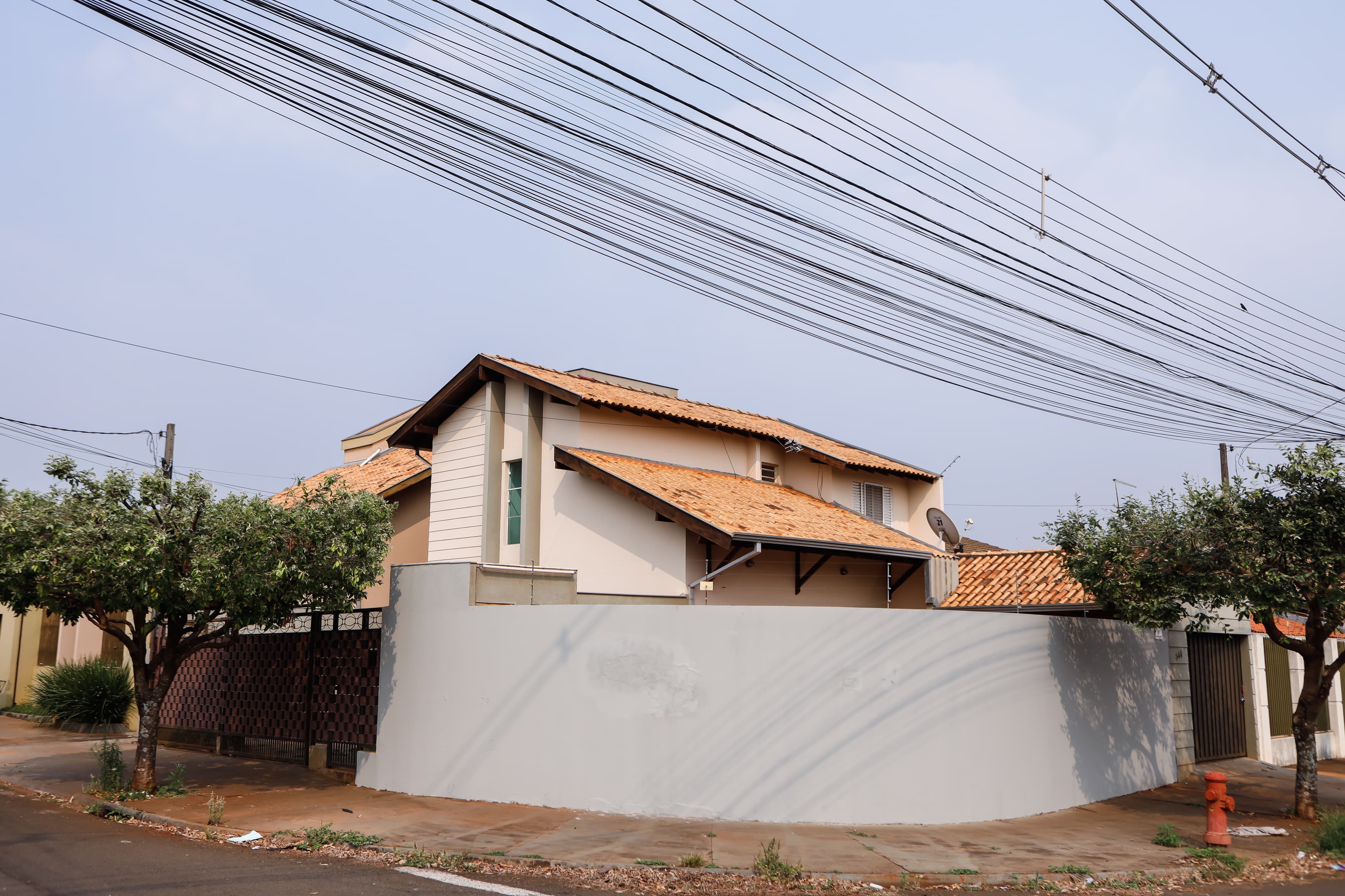 Sobrado com 3 Quartos à Venda ou Temporada, 160 m²em Jardim Guararapes - Londrina