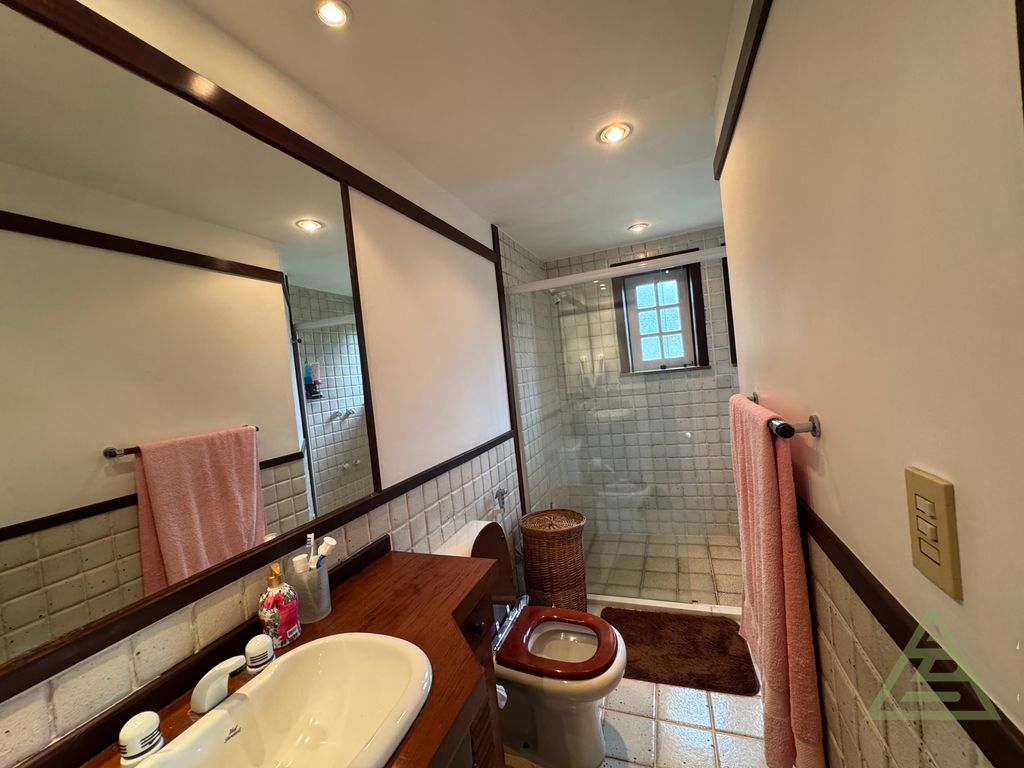 Foto do imóvel: Casa de Condomínio com 4 Quartos à Venda, 273 m² em Cuiabá - Petrópolis