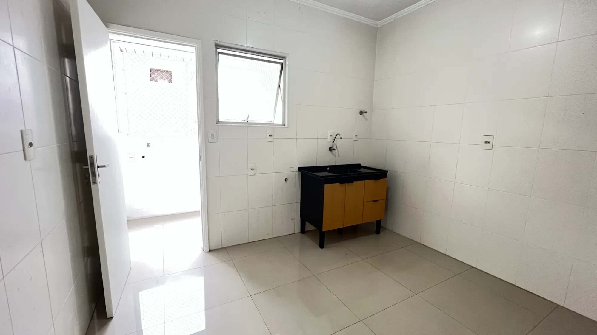 Imagem Apartamento com 2 Quartos à Venda, 71 metros em Ponta da Praia - Santos