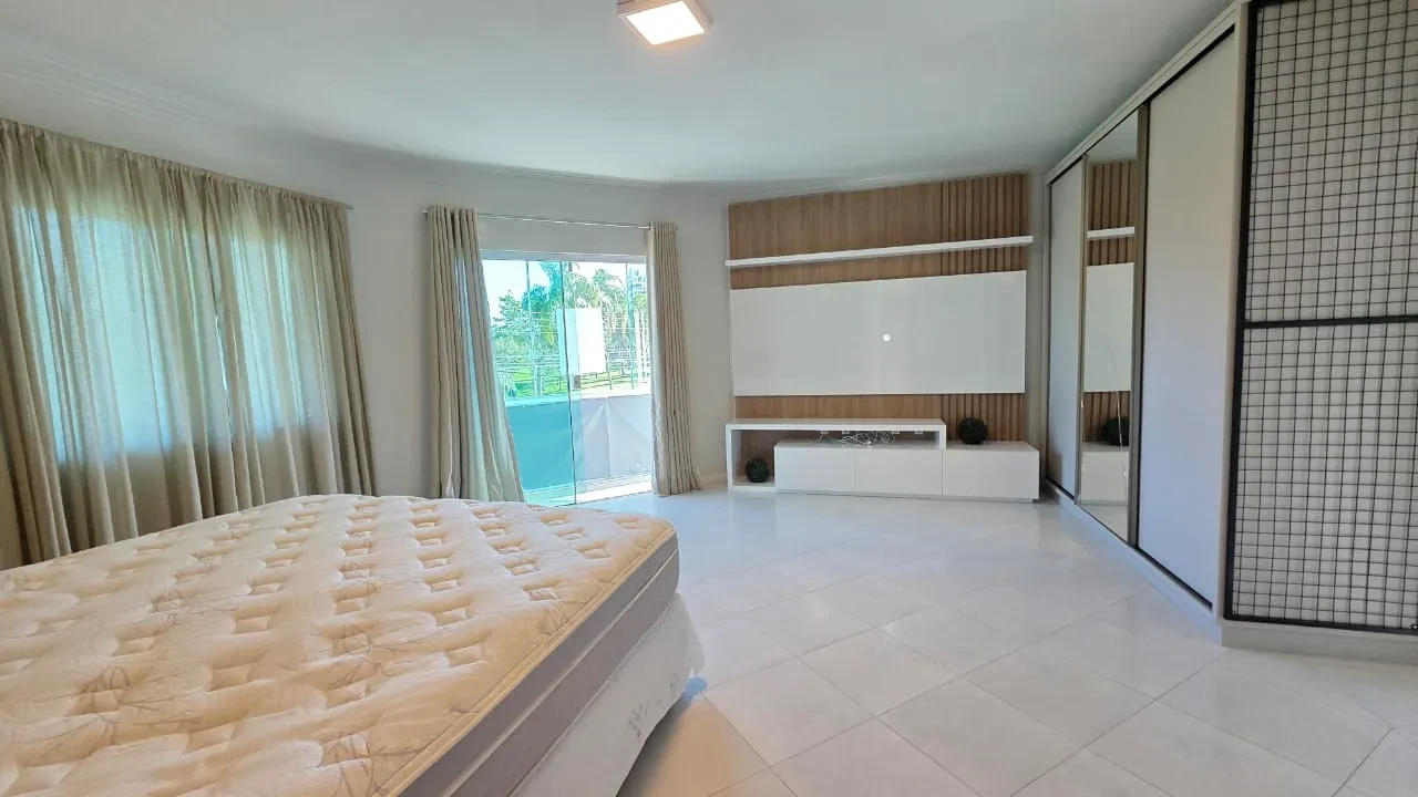 Foto do imóvel: Casa com 4 Quartos à Venda ou Locação, 378 m² em Pedra Branca - Palhoça