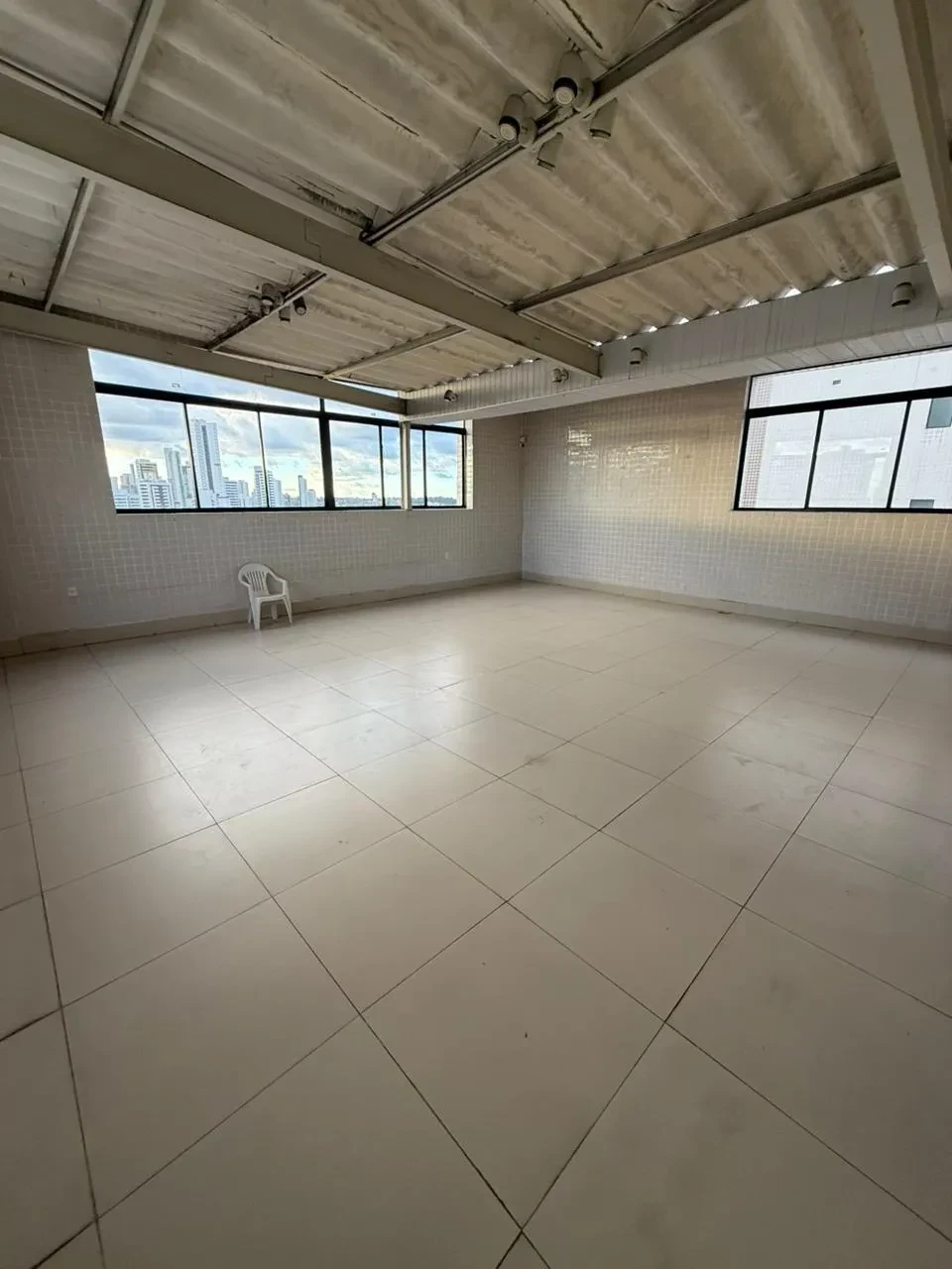 Imagem Apartamento com 2 Quartos à Venda, 75 m² em Espinheiro - Recife