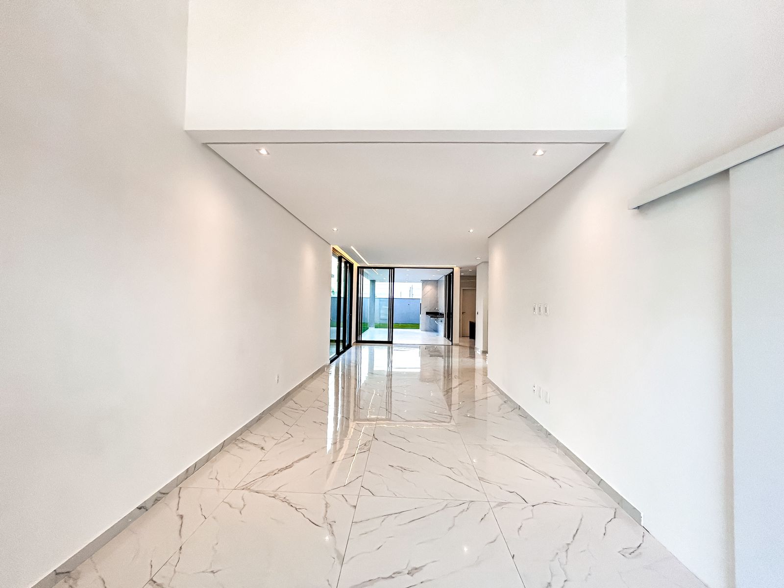 Imagem Casa de Condomínio com 5 Quartos à Venda, 252 m² em Cidade Alpha - Eusébio