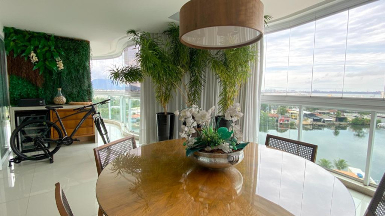 Imagem Apartamento com 3 Quartos à Venda, 200 m² em Barro Vermelho - Vitória