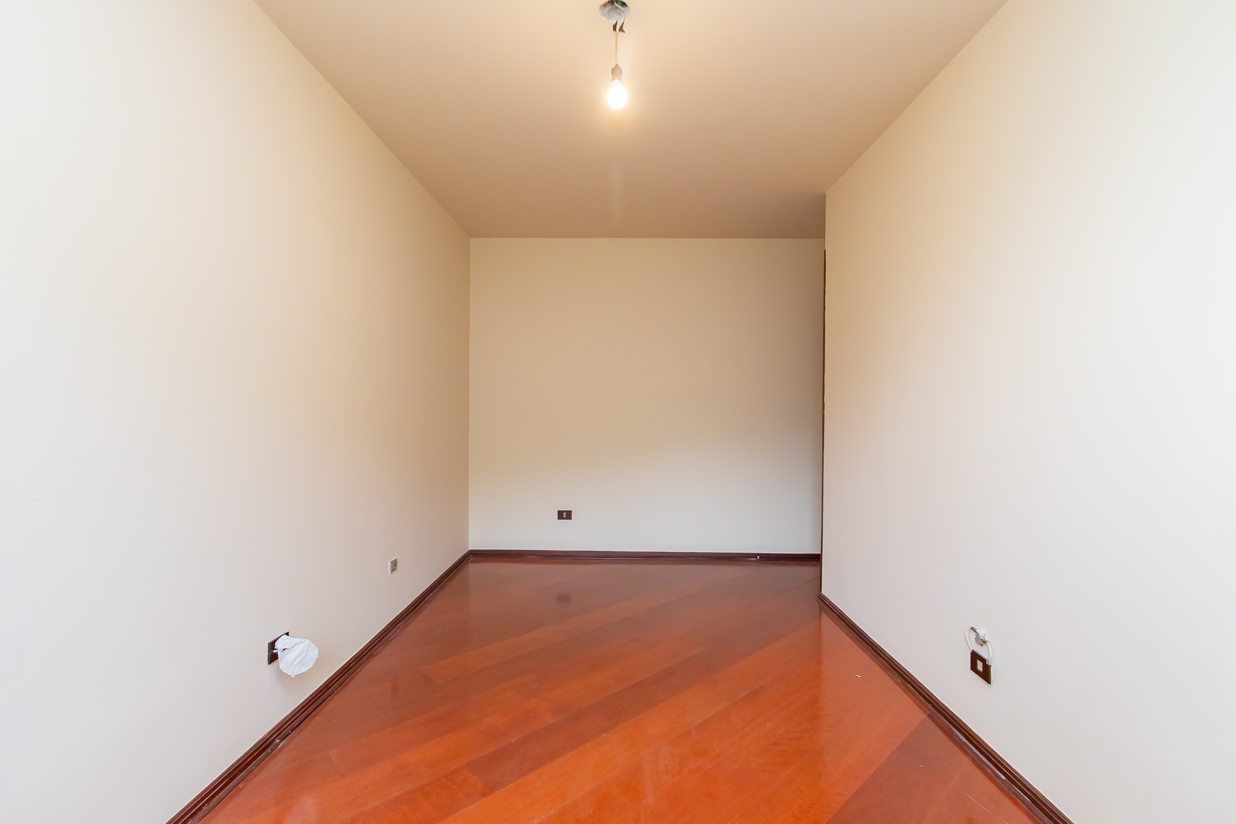 Foto do imóvel: Sobrado com 3 Quartos à Venda, 278 m² em Vista Alegre - Curitiba