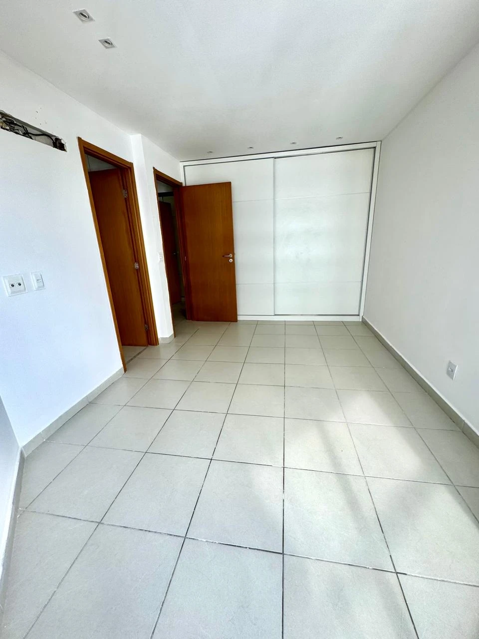 Imagem Apartamento com 5 Quartos para Alugar, 207 m² em Monteiro - Recife