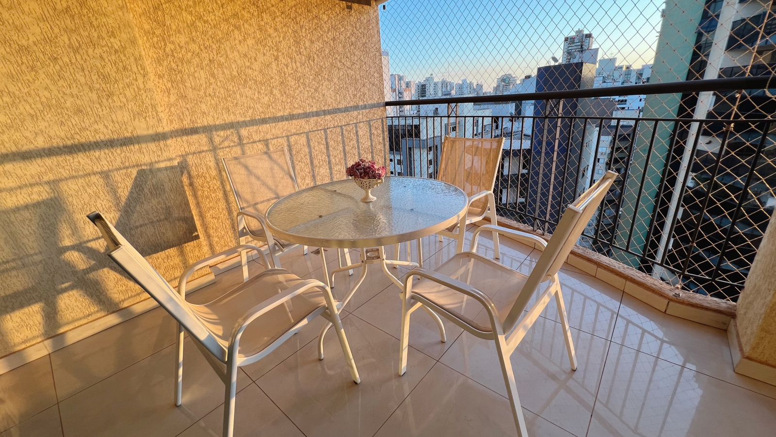 Imagem Apartamento com 3 Quartos à Venda, 108 m²em Setor Bueno - Goiânia