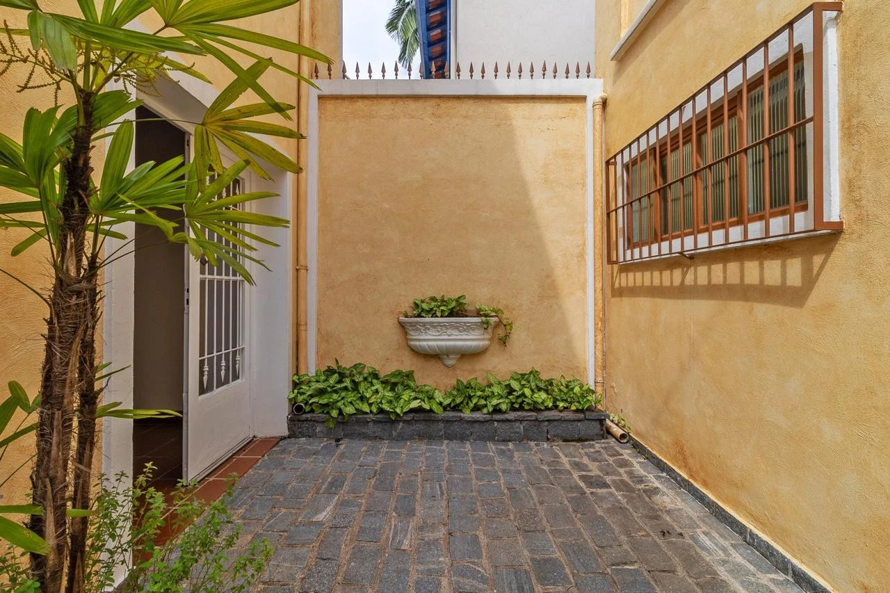 Imagem Casa com 3 Quartos à Venda ou Locação, 300 m² em Jardim Europa - São Paulo
