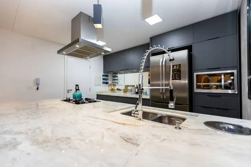 Imagem Casa com 4 Quartos à Venda, 320 metros em Bom Retiro - Curitiba