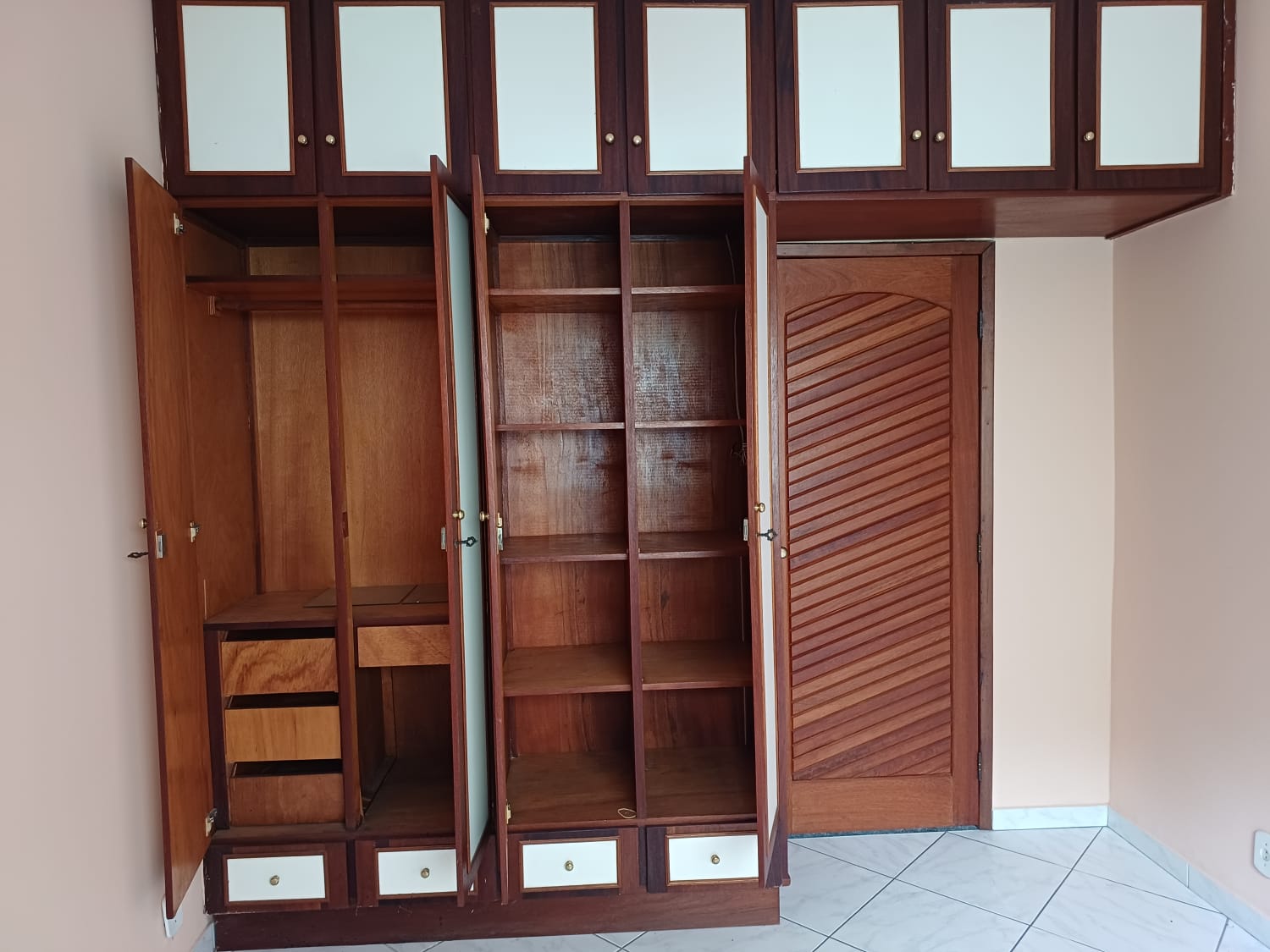 Imagem Casa com 5 Quartos à Venda, 360 m²em Venda das Pedras - Itaboraí