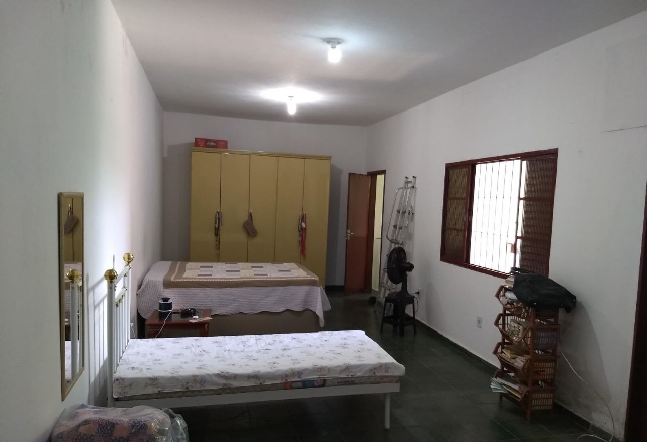 Imagem Sobrado com 4 Quartos à Venda, 382 m²em Centro - Cruzeiro