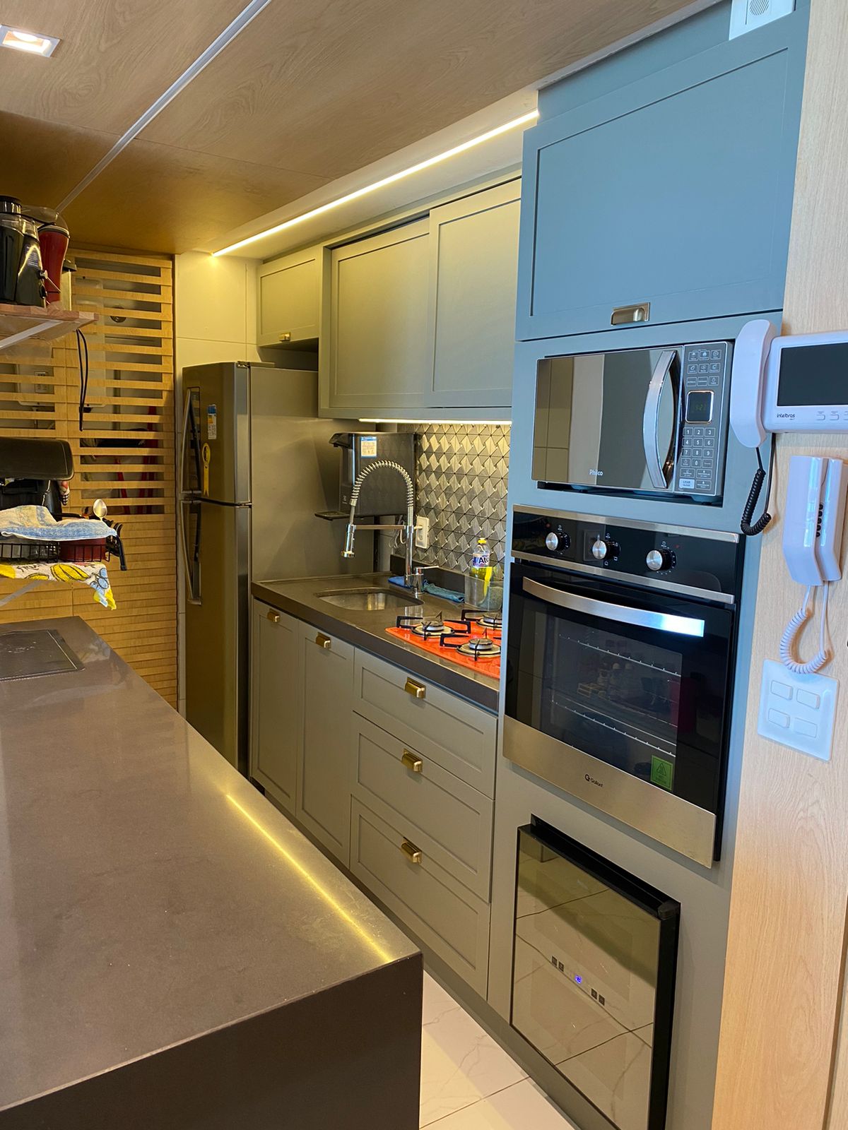 Imagem Casa de Condomínio com 5 Quartos à Venda, 252 m² em Cidade Alpha - Eusébio