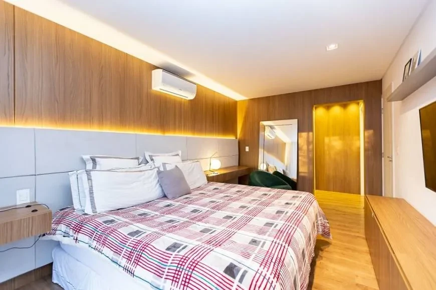 Imagem Casa com 4 Quartos à Venda, 320 metros em Bom Retiro - Curitiba