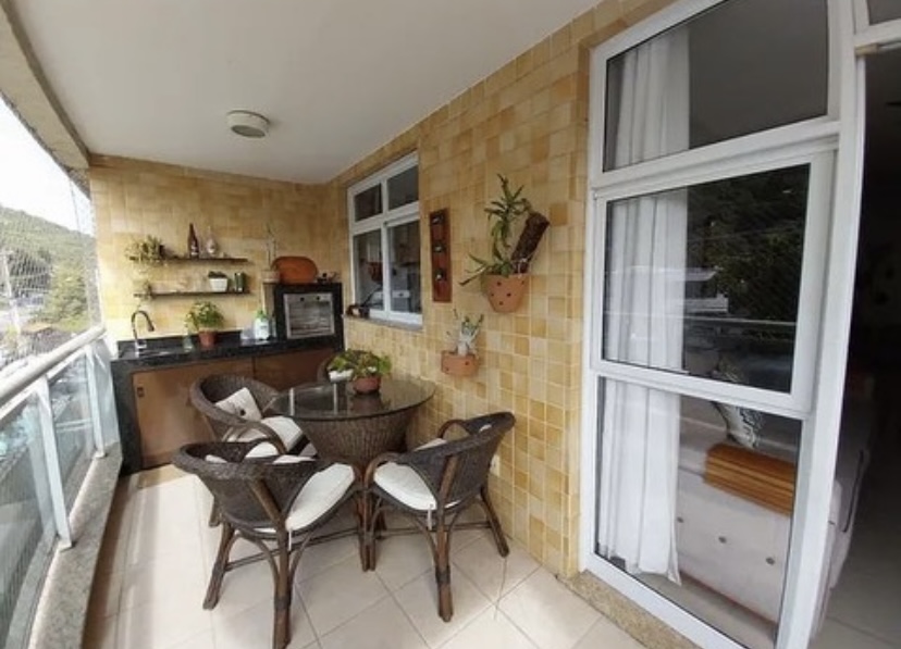 Imagem Apartamento com 4 Quartos à Venda, 145 m²em Itacoatiara - Niterói