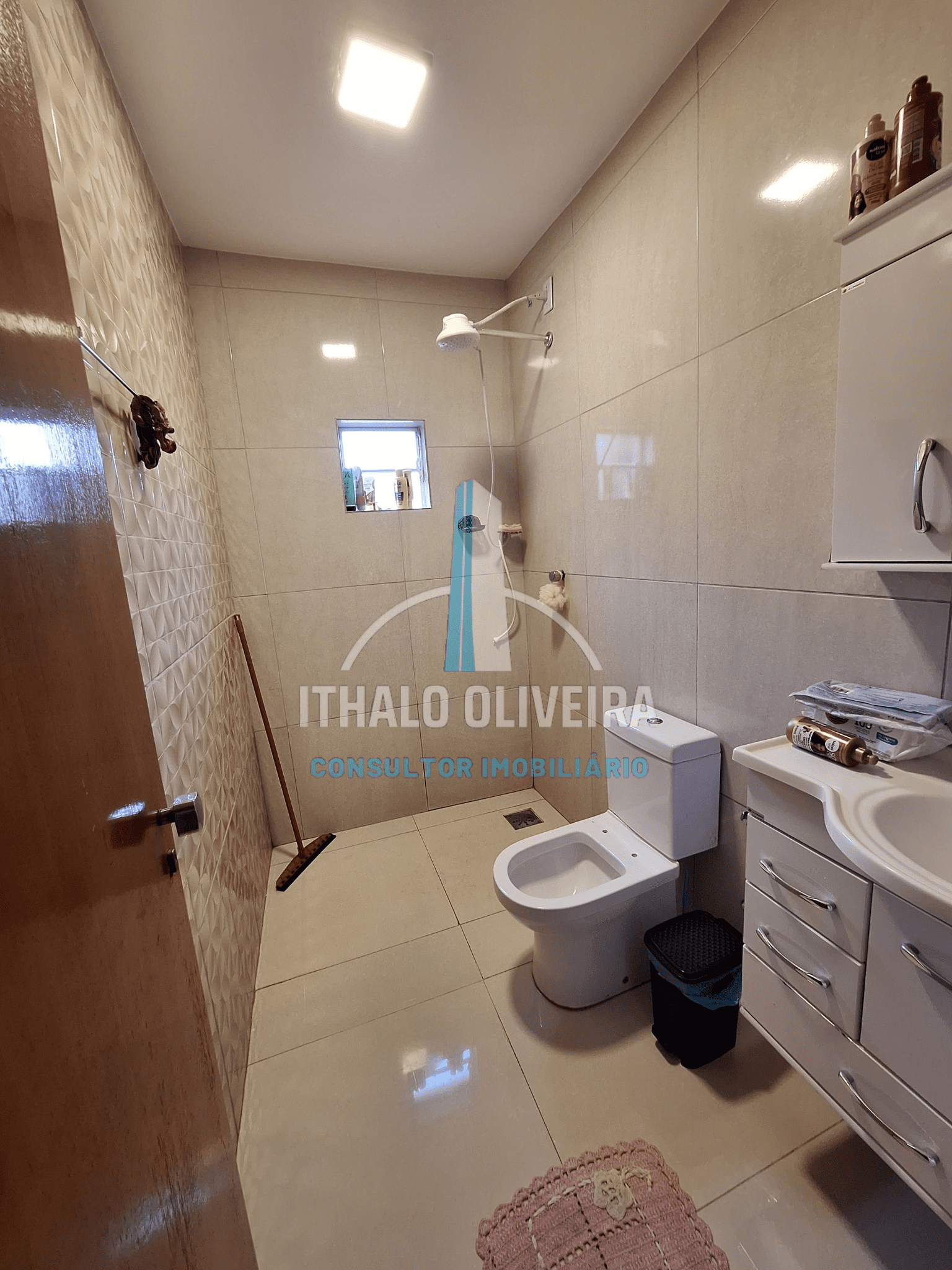 Imagem Casa com 3 Quartos à Venda, 360 m²em Santo Hilário - Goiânia