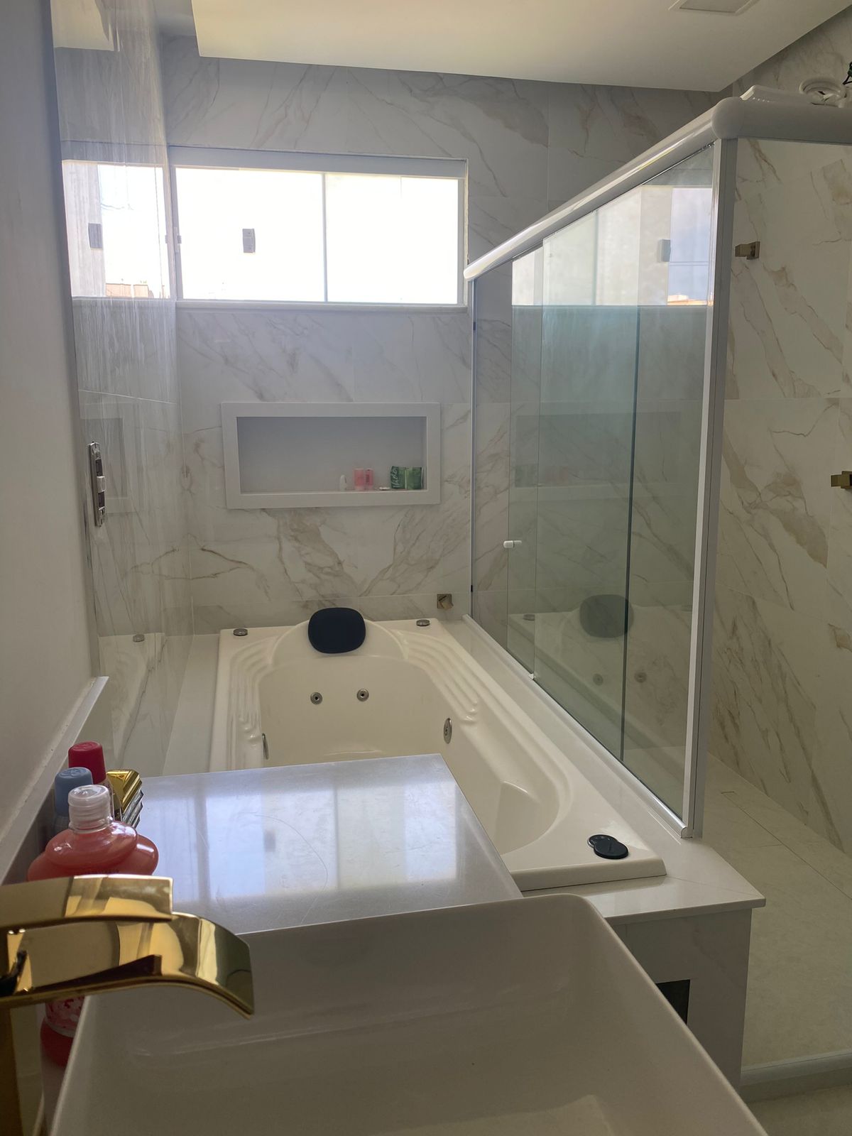 Imagem Casa com 6 Quartos à Venda, 335 m²em Alphaville (abrantes) - CAMAÇARI
