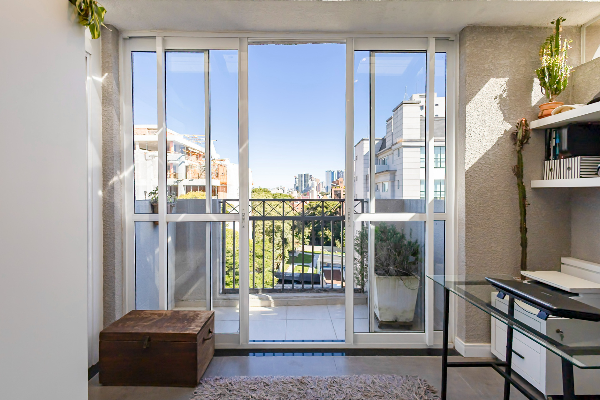 Imagem Apartamento com 2 Quartos à Venda, 170 m² em Cabral - Curitiba
