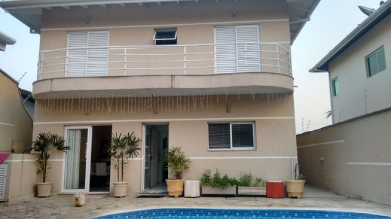 Sobrado com 5 Quartos à Venda, 305 m² em Cidade Jardim - Caraguatatuba