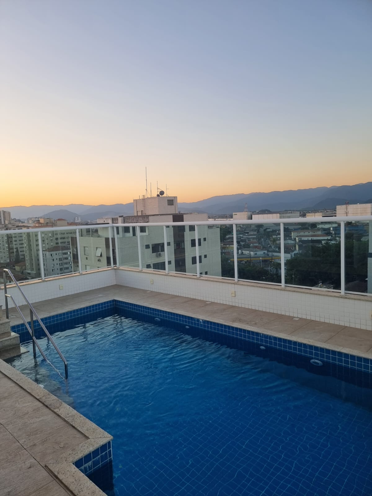 Imagem Apartamento com 2 Quartos à Venda, 54 m²em Aparecida - Santos