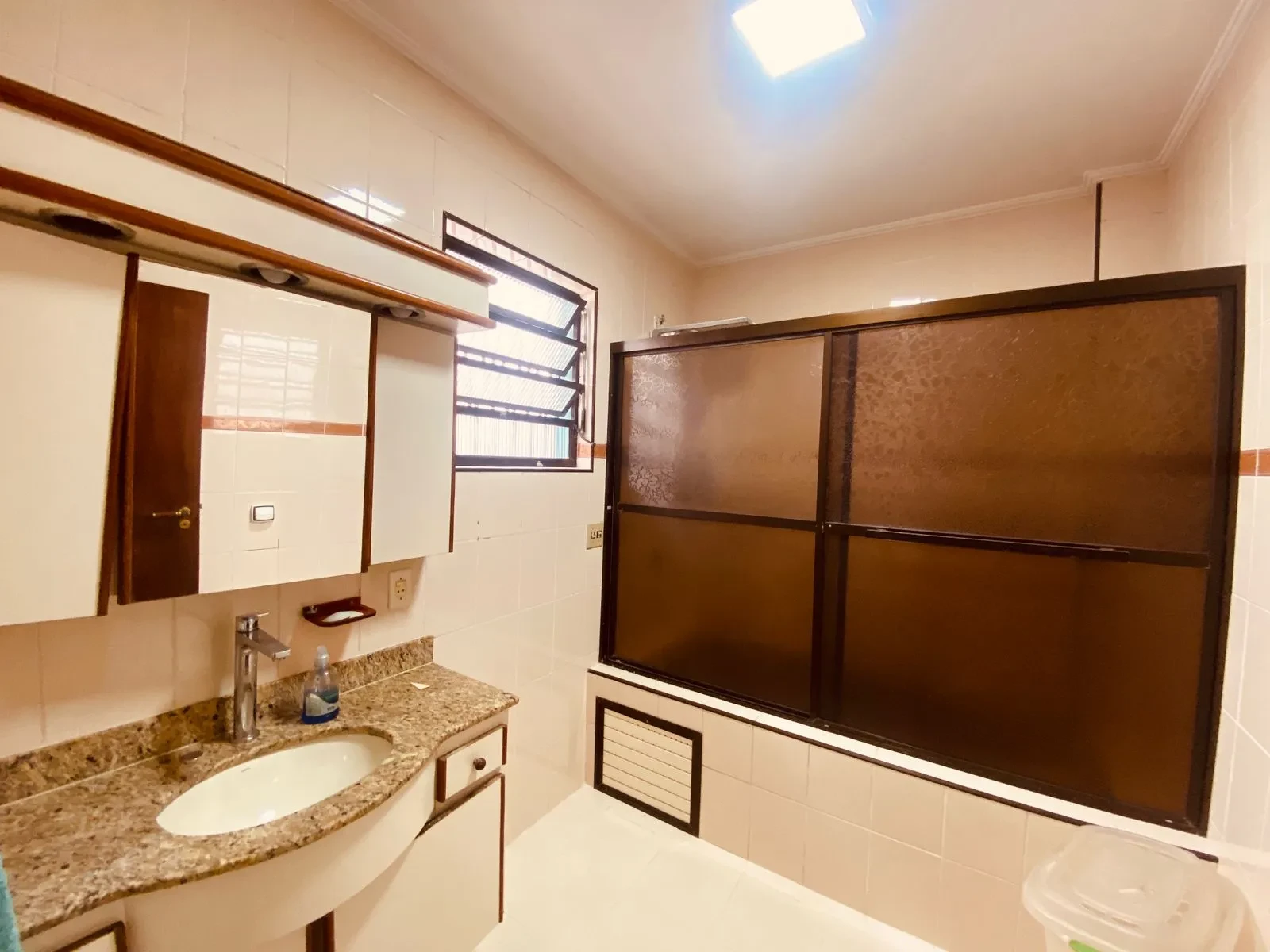 Imagem Sobrado com 4 Quartos à Venda, 255 m² em Embaré - Santos