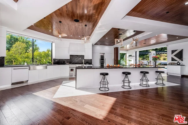 Foto do imóvel: Casa de Condomínio com 5 Quartos à Venda, 796 m²em Alphaville Residencial Um - Barueri