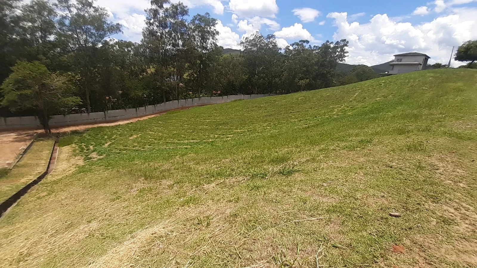 Imagem Terreno à Venda, 1042 m² em Jambeiro - Jambeiro
