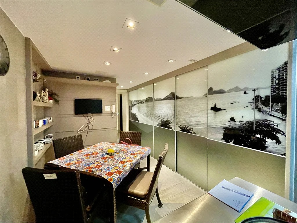 Imagem Apartamento com 4 Quartos à Venda, 230 m²em Icaraí - Niterói