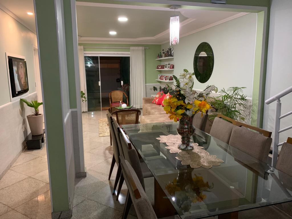 Foto do imóvel: Casa com 6 Quartos à Venda, 258 m² em Bangu - Rio de Janeiro