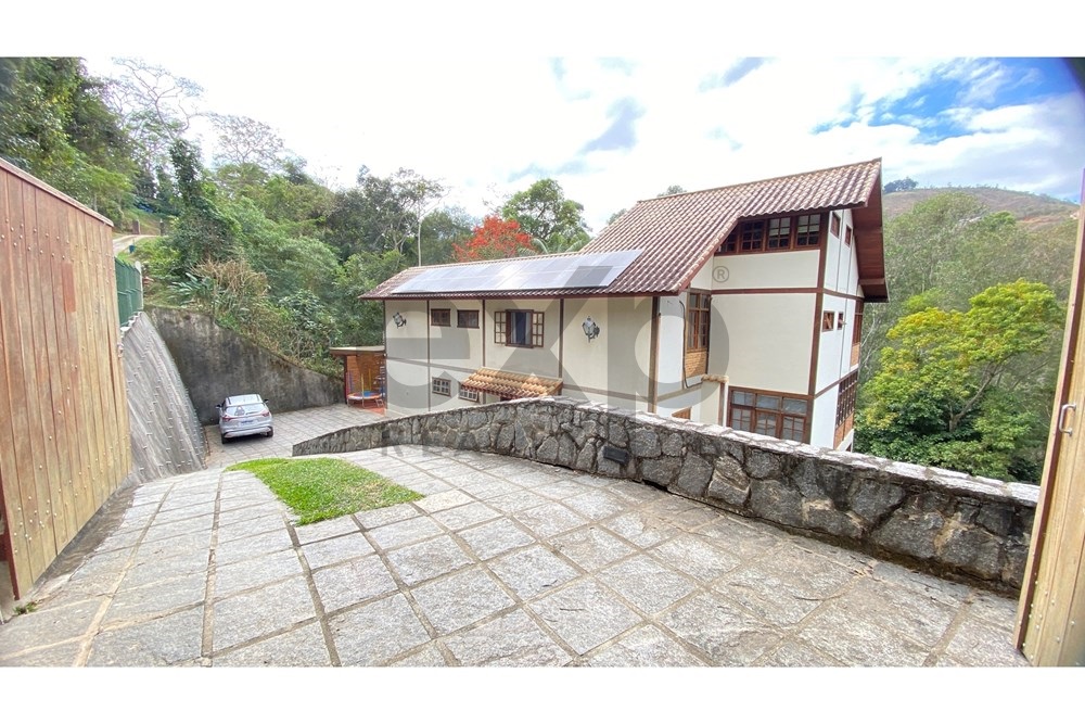 Foto do imóvel: Casa de Condomínio com 5 Quartos à Venda, 317 m² em Itaipava - Petrópolis