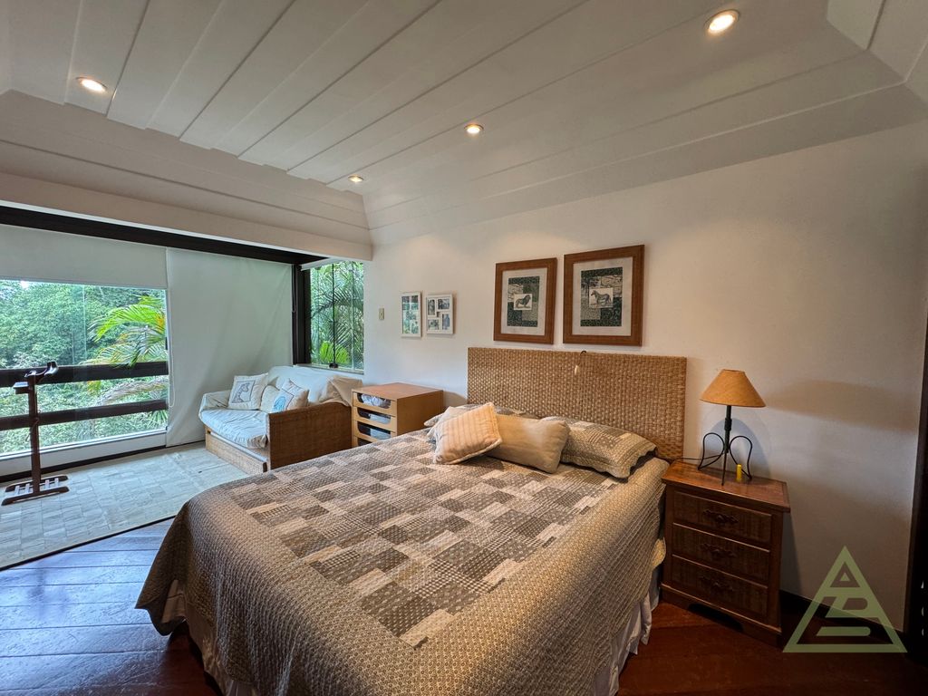 Foto do imóvel: Casa de Condomínio com 4 Quartos à Venda, 273 m² em Cuiabá - Petrópolis