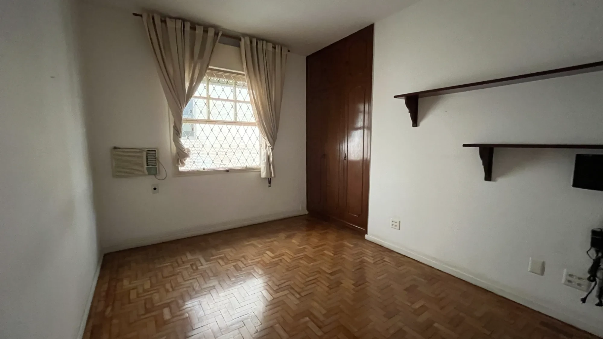 Imagem Sobrado com 4 Quartos à Venda, 295 m² em Aparecida - Santos