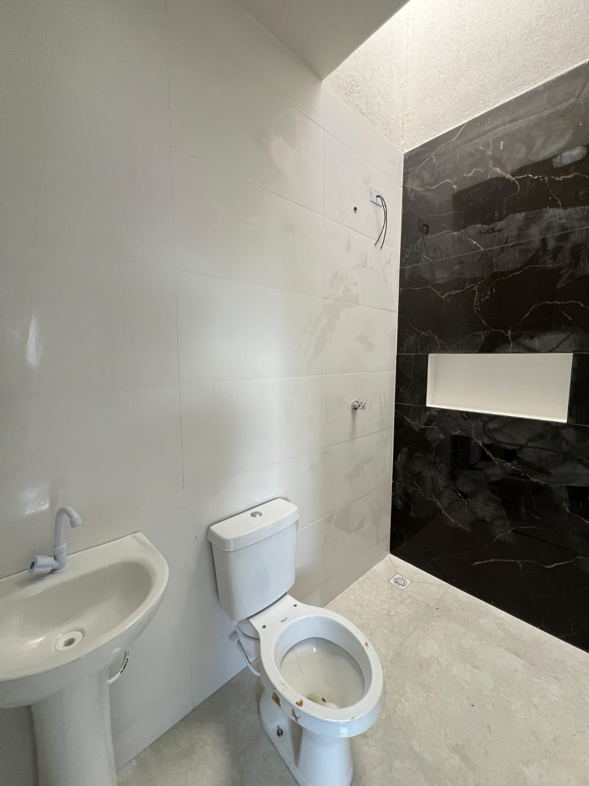 Imagem Casa com 2 Quartos à Venda, 42 m² em Campo de Santana - Curitiba