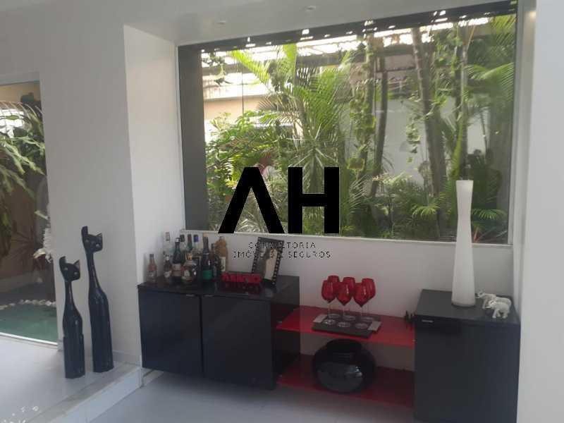 Imagem Casa com 4 Quartos à Venda, 250 m²em Maria Turri - Rio das Ostras