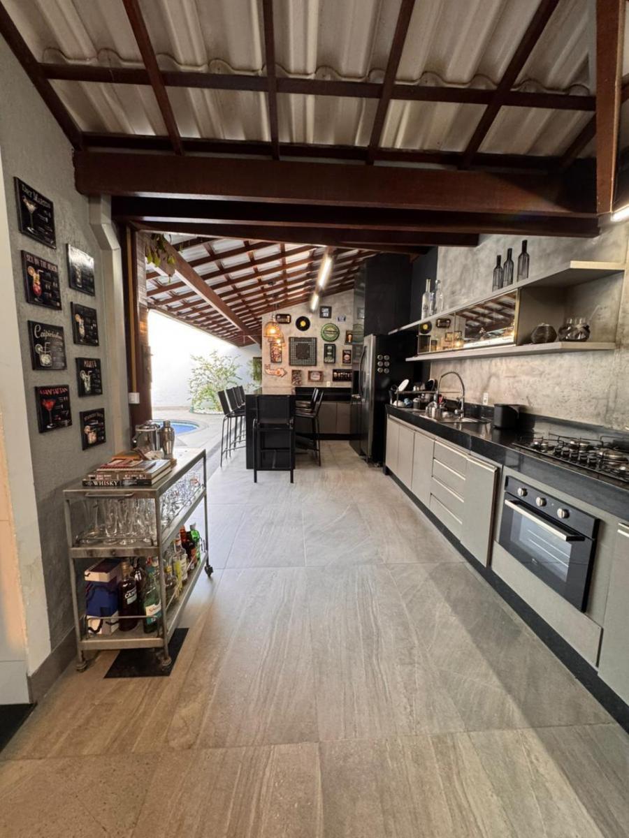 Foto do imóvel: Casa com 3 Quartos à Venda, 213 m² em Santa Amélia - Belo Horizonte